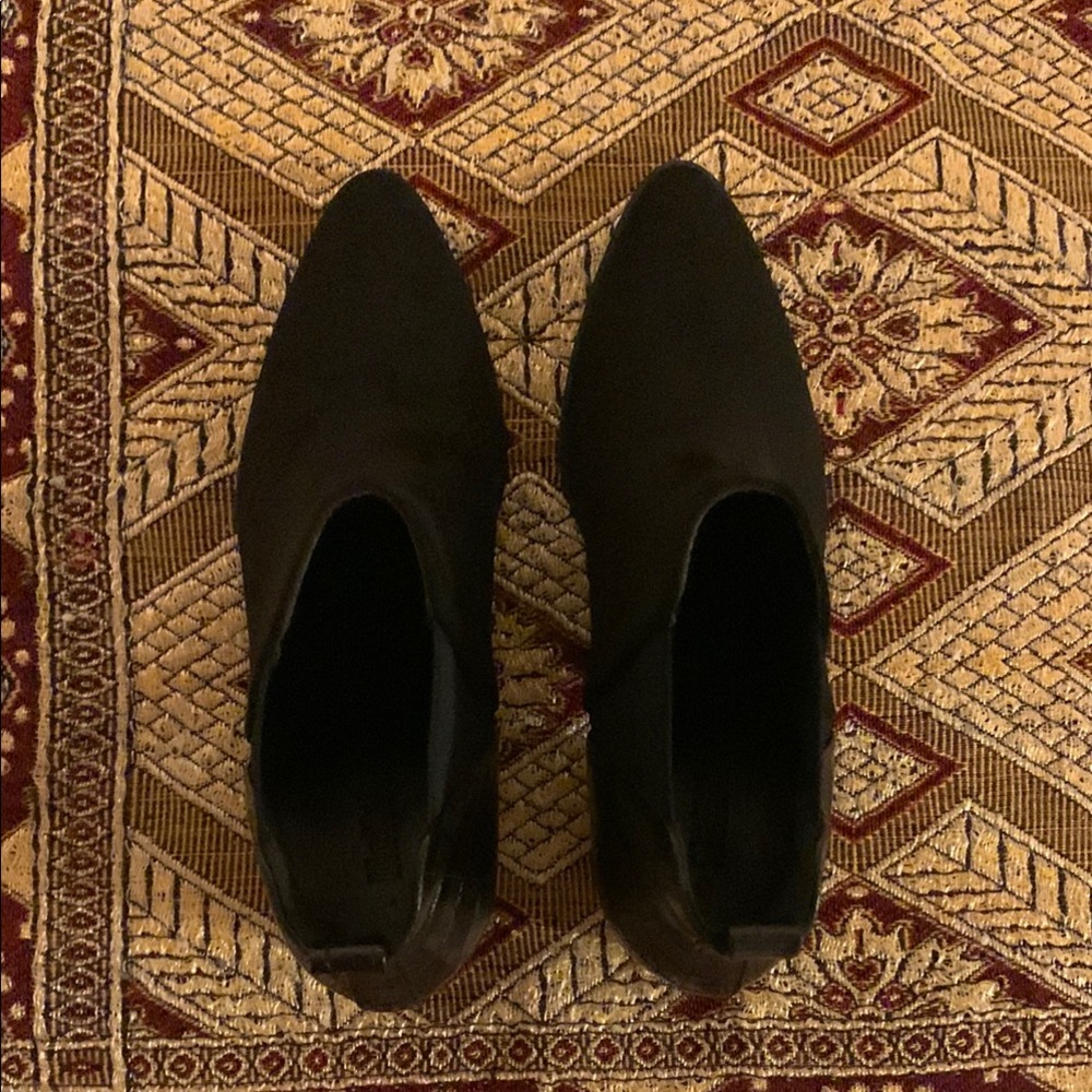 SHEIN Black and Gold Ankle Booties Suede Finish - Picture 2 of 7